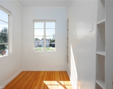 395 Adams Avenue - Photo Thumbnail 11