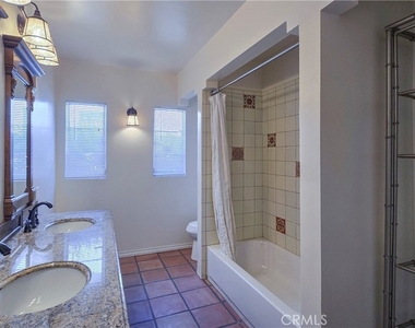 395 Adams Avenue - Photo Thumbnail 29