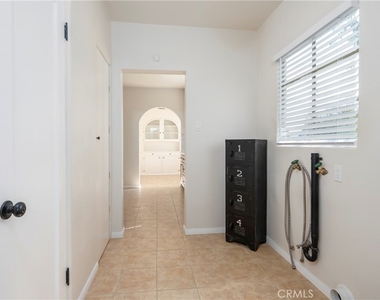 395 Adams Avenue - Photo Thumbnail 25