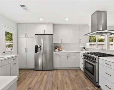 10000 Amestoy Avenue - Photo Thumbnail 10