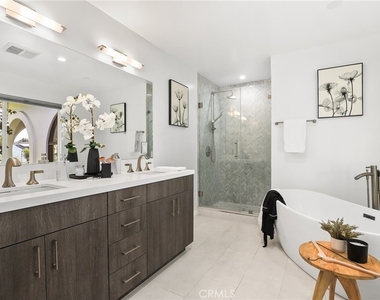 10000 Amestoy Avenue - Photo Thumbnail 18