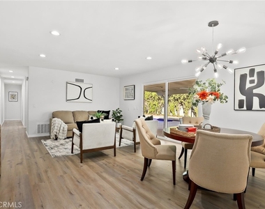 10000 Amestoy Avenue - Photo Thumbnail 11