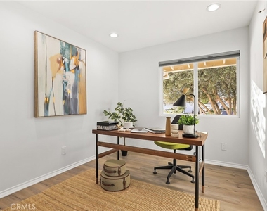 10000 Amestoy Avenue - Photo Thumbnail 13