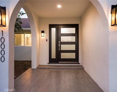 10000 Amestoy Avenue - Photo Thumbnail 24