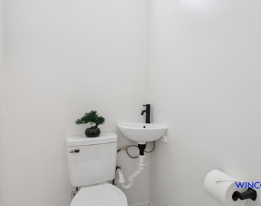 177 Lawrence Ave - Photo Thumbnail 25