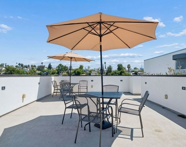 627 N Dillon Street - Photo Thumbnail 24