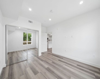 627 N Dillon Street - Photo Thumbnail 16