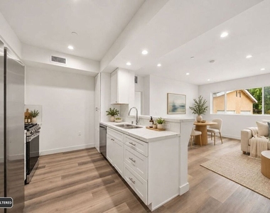 627 N Dillon Street - Photo Thumbnail 1