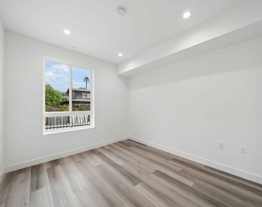 627 N Dillon Street - Photo Thumbnail 14