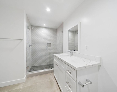 627 N Dillon Street - Photo Thumbnail 18