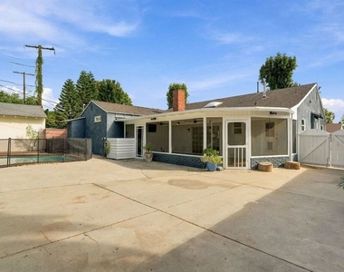 6107 Longridge Avenue - Photo Thumbnail 27