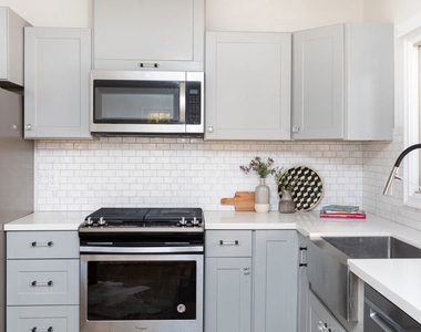 6111 S Harcourt Avenue - Photo Thumbnail 8