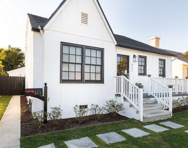 6111 S Harcourt Avenue - Photo Thumbnail 2