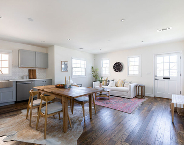 6111 S Harcourt Avenue - Photo Thumbnail 5
