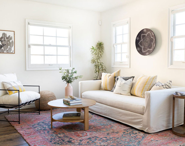 6111 S Harcourt Avenue - Photo Thumbnail 17