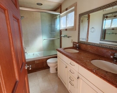 10389 Almayo Avenue - Photo Thumbnail 9
