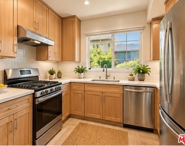 10389 Almayo Avenue - Photo Thumbnail 3