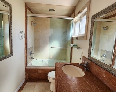 10389 Almayo Avenue - Photo Thumbnail 19