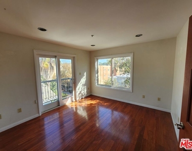 10389 Almayo Avenue - Photo Thumbnail 30
