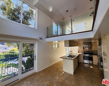 10389 Almayo Avenue - Photo Thumbnail 18