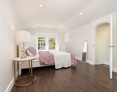 9023 Phyllis Avenue - Photo Thumbnail 30