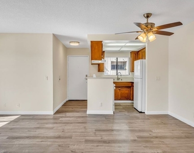 6212 Fulton Avenue - Photo Thumbnail 6