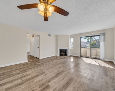 6212 Fulton Avenue - Photo Thumbnail 3