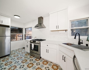2154 Union St - Photo Thumbnail 9
