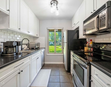 2278 Moss Court - Photo Thumbnail 7
