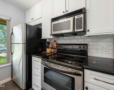 2278 Moss Court - Photo Thumbnail 9