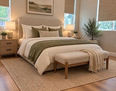 2454 Los Feliz Drive - Photo Thumbnail 6