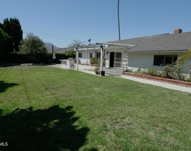 652 Debbie Street - Photo Thumbnail 16
