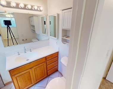 652 Debbie Street - Photo Thumbnail 15
