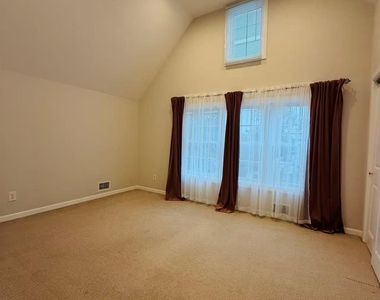 349 N 4th Street - Photo Thumbnail 9