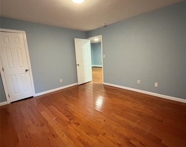 2328 New York Avenue - Photo Thumbnail 7