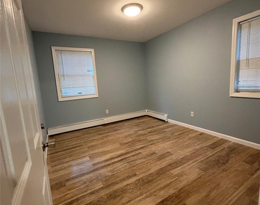 2328 New York Avenue - Photo Thumbnail 5