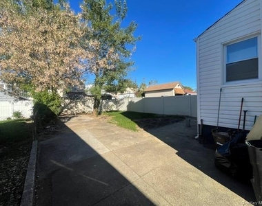 13522 232nd Street - Photo Thumbnail 3