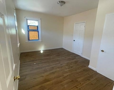 13522 232nd Street - Photo Thumbnail 7