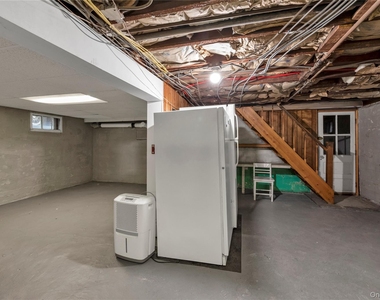 154 Rocklyn Avenue - Photo Thumbnail 18