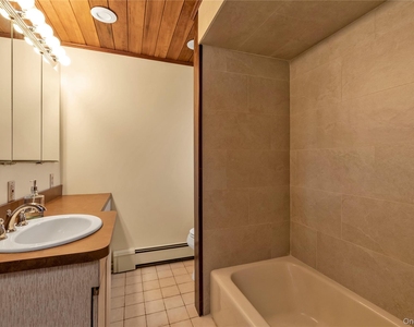 154 Rocklyn Avenue - Photo Thumbnail 13