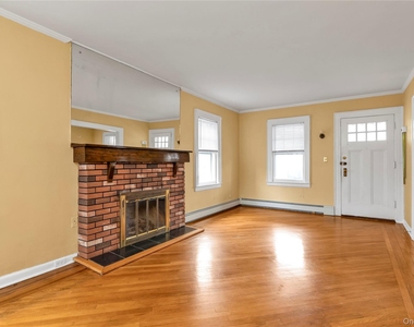 154 Rocklyn Avenue - Photo Thumbnail 1