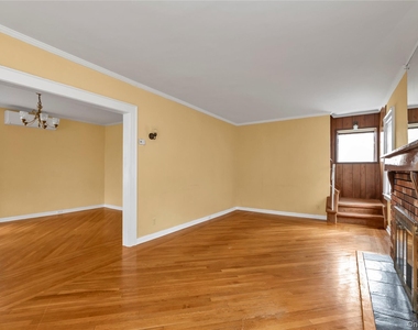 154 Rocklyn Avenue - Photo Thumbnail 3