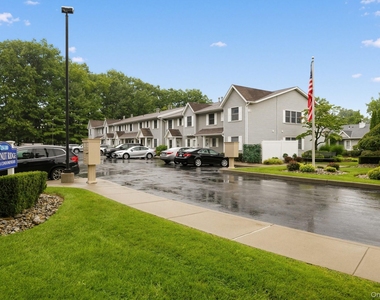 292 Hubert Humphrey Drive - Photo Thumbnail 1