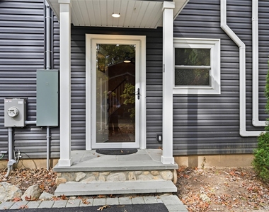 15 Hastings Drive - Photo Thumbnail 1