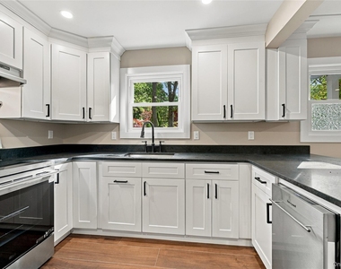 15 Hastings Drive - Photo Thumbnail 2