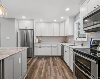 14 Sycamore Avenue - Photo Thumbnail 8