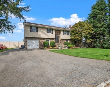 14 Sycamore Avenue - Photo Thumbnail 1