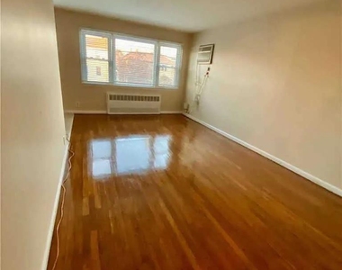 150-44 17 Th Ave - Photo Thumbnail 6