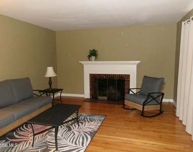 2023 Fairlawn Parkway - Photo Thumbnail 10