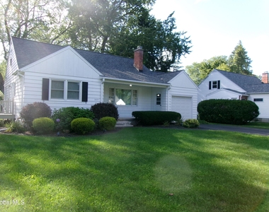 2023 Fairlawn Parkway - Photo Thumbnail 5